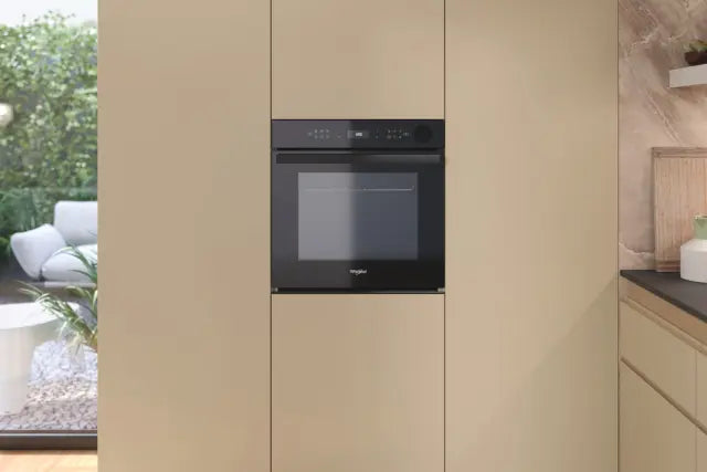 Pećnica ugradbena Whirlpool AKZ9S 8270 FB