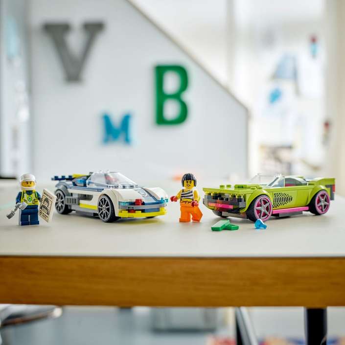LEGO® CITY 60415 Utrka policijskog i sportskog auta