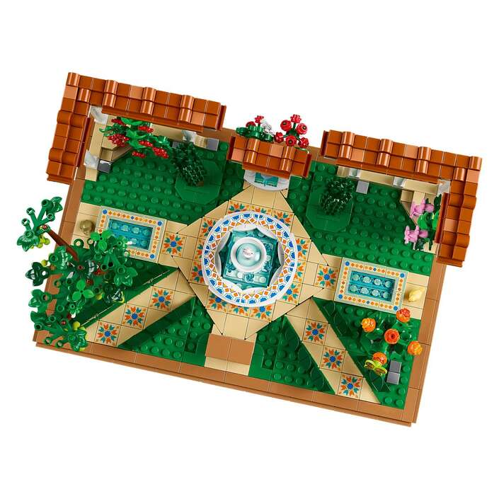 LEGO® ICONS 10359 Vrt s fontanom