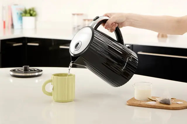 Kuhalo za vodu Russell Hobbs 27361-70 Eden Black