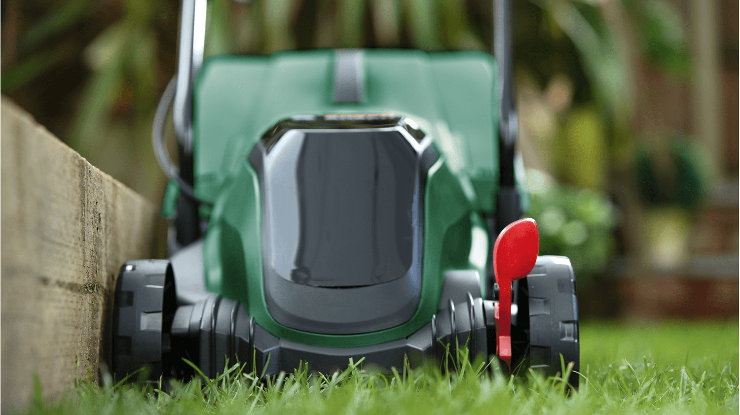 BOSCH aku kosilica citymower 18V-32-300 set sa akumulatorom i punjačem