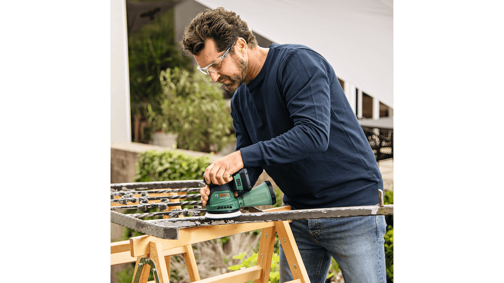 BOSCH aku ekscentarska brusilica universalorbit 18V-20 1xAku 18V 2,0Ah - u setu