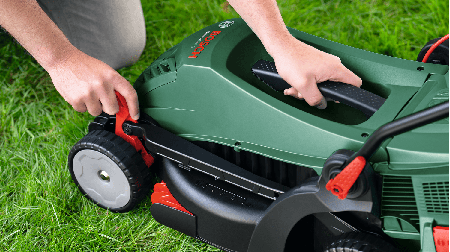 Bosch električna kosilica UniversalRotak 34-405